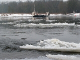 Eis auf der Elbe in Aken an der Elbfähre