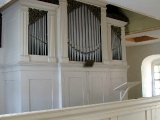 Orgel mit klassizistischen Orgelgehäuse
