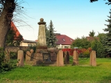 Denkmal der Opfer der Weltkriege in Mösthinsdorf