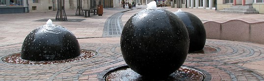 Kugelbrunnen in der Schalaunischen Straße