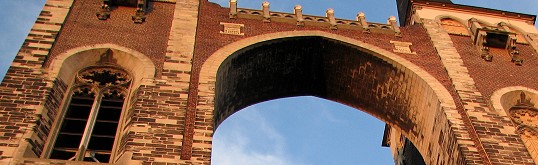 Türme und Brücke der St. Jakobskirche Köthen