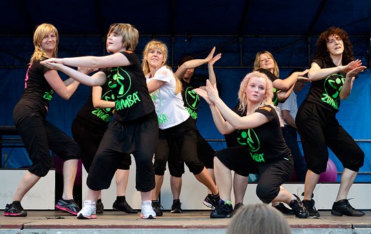 Zumba-Party auf dem Köthener Marktplatz